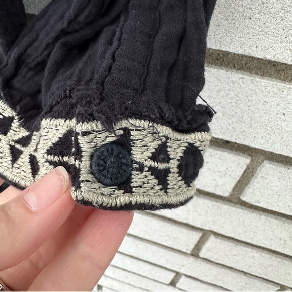 Johnny Was Sai Gauze Tassel-Tie Blouse Black Off White Embroidered - Picture 9 of 12